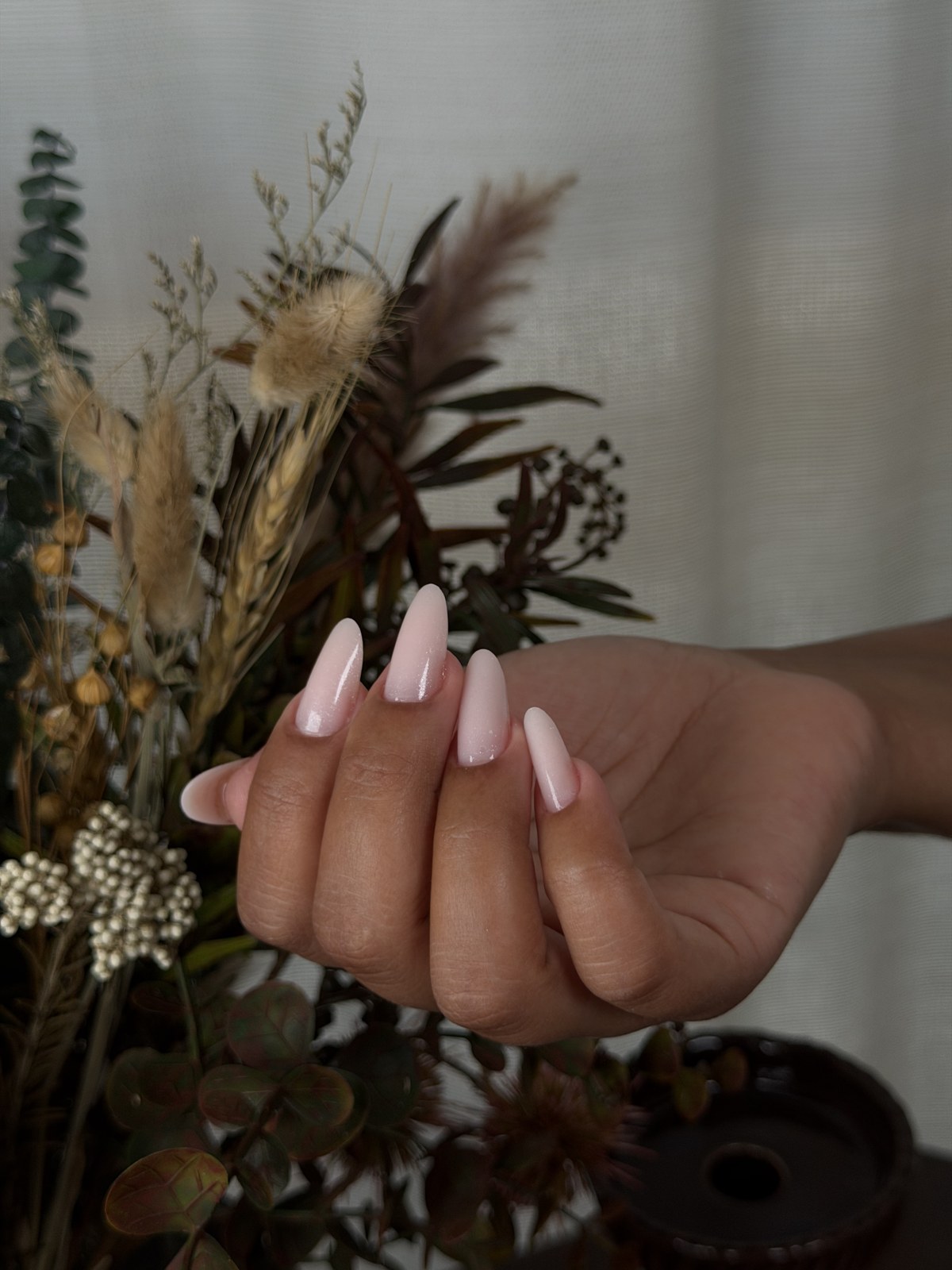Uñas stiletto baby boomer rosa brillante