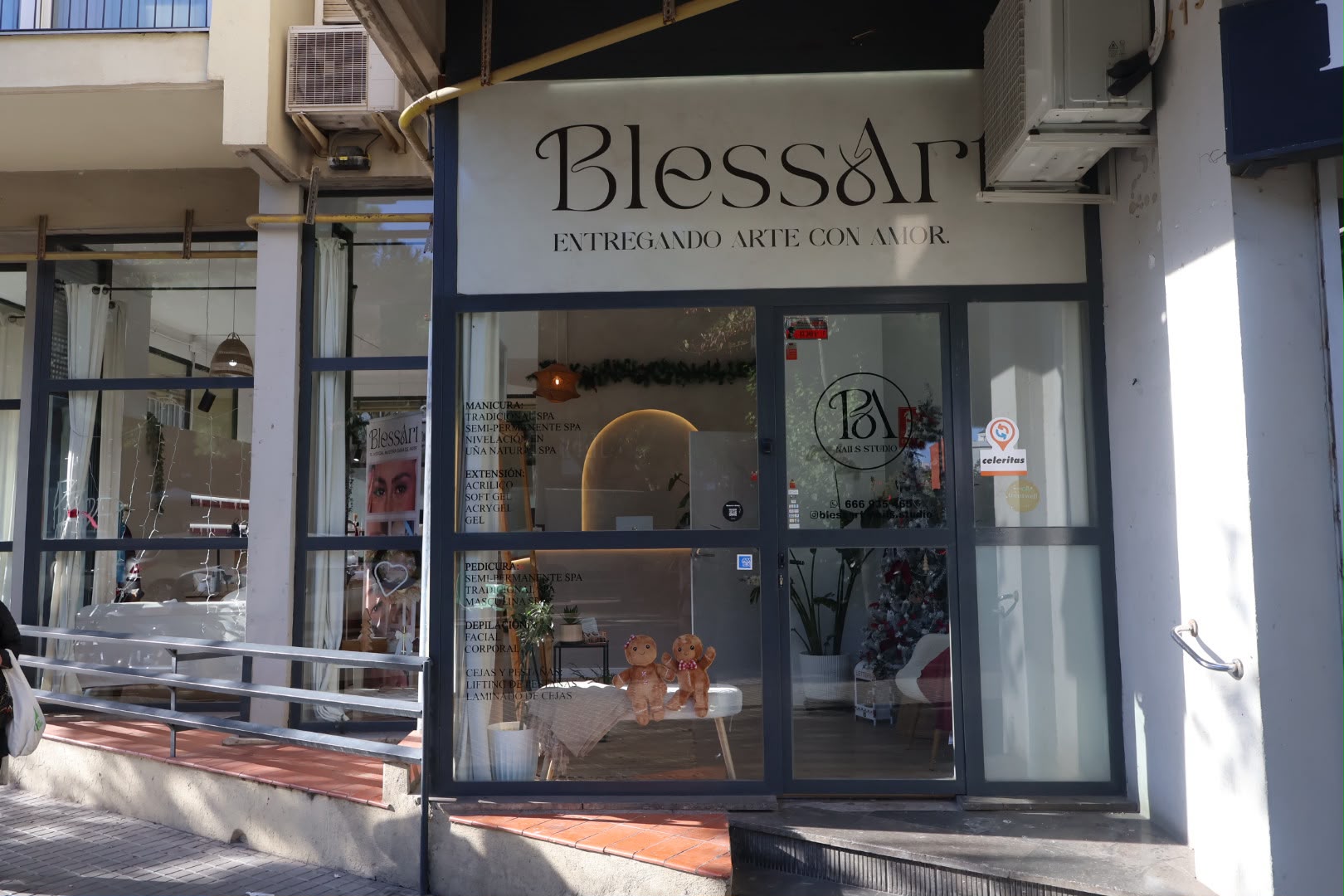 Fachada de BlessArt en Barcelona